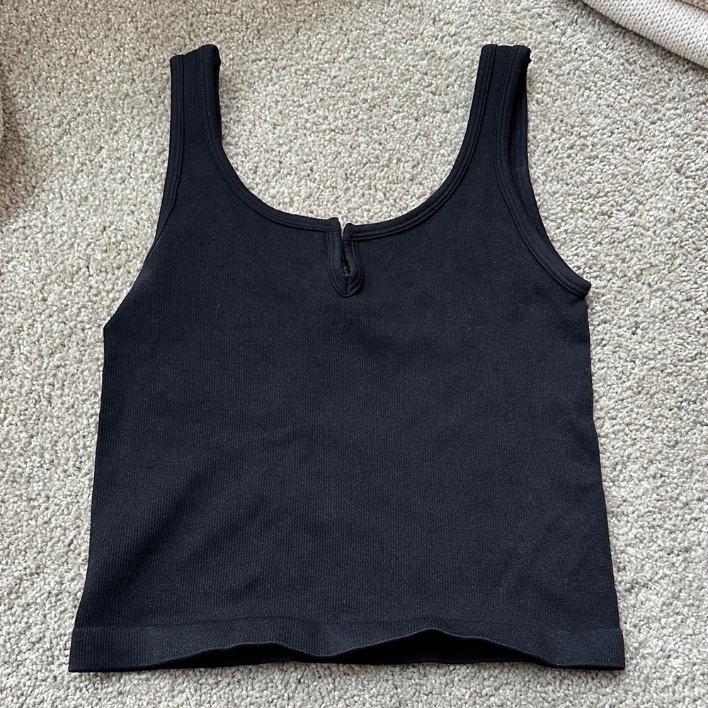 Black Scoop Neck Tank Top with hutch